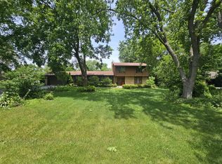 164 Harbor Dr, Barrington, IL 60010