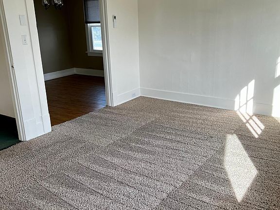 3rd image of 1024 Burwell St