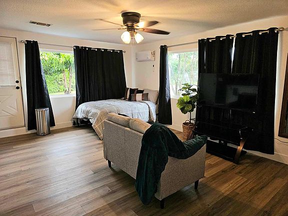 5th image of 4435 Galloway Ln #1