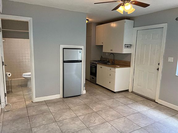 4th image of 1516 N Andrews Ave Unit 2