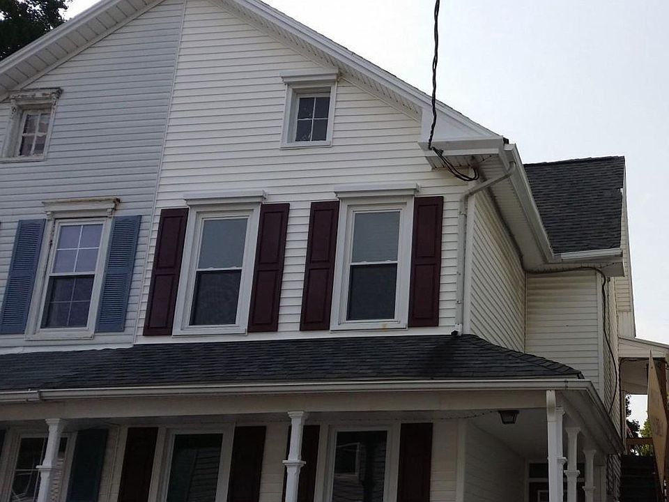1st image of 116 E Locust St Floor 2