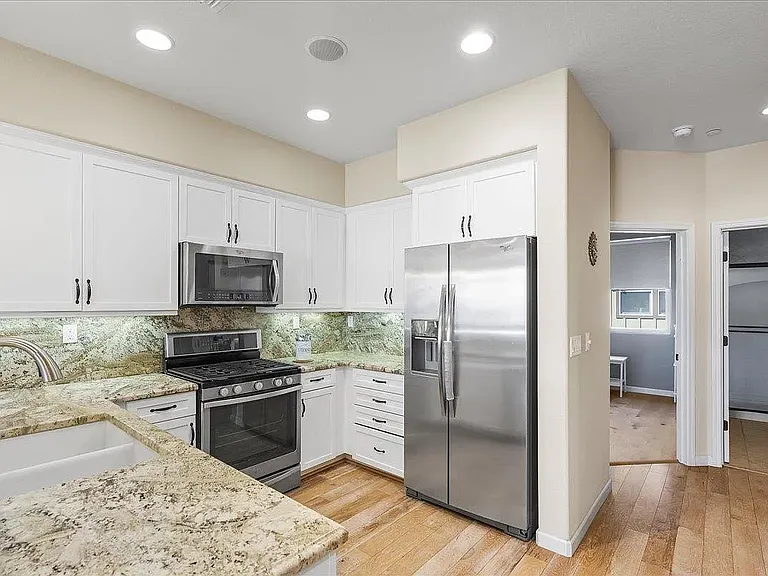 1122 Pepper Rd — Photo 4