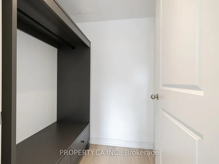 105 George St #303 — Photo 26
