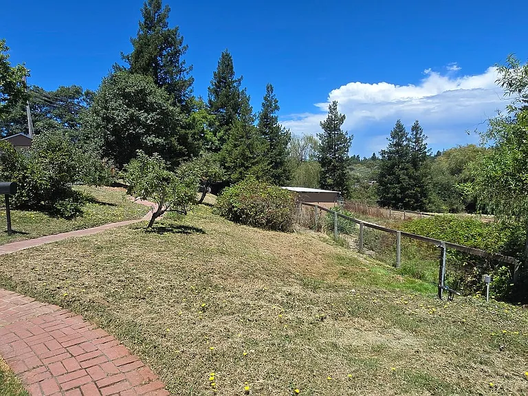 105 Watertrough Rd #A — Photo 6