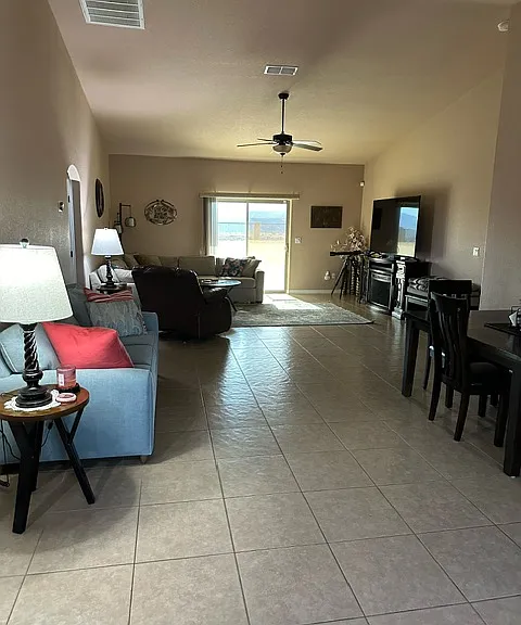 2214 Edgewood Dr — Photo 3