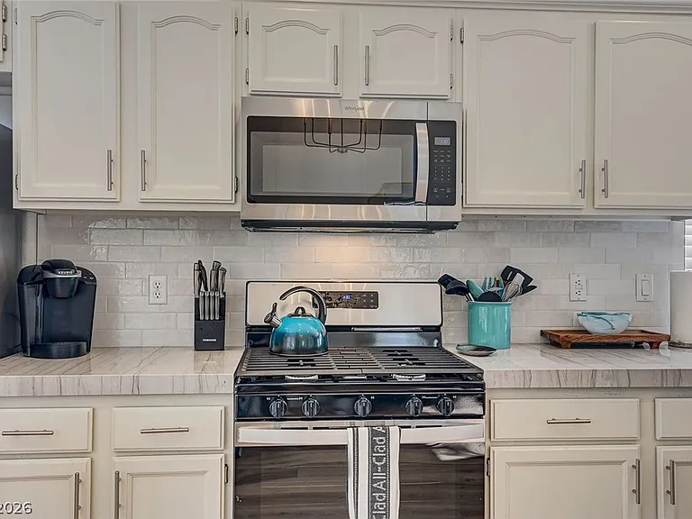 1808 Stablegate Ave — Photo 5