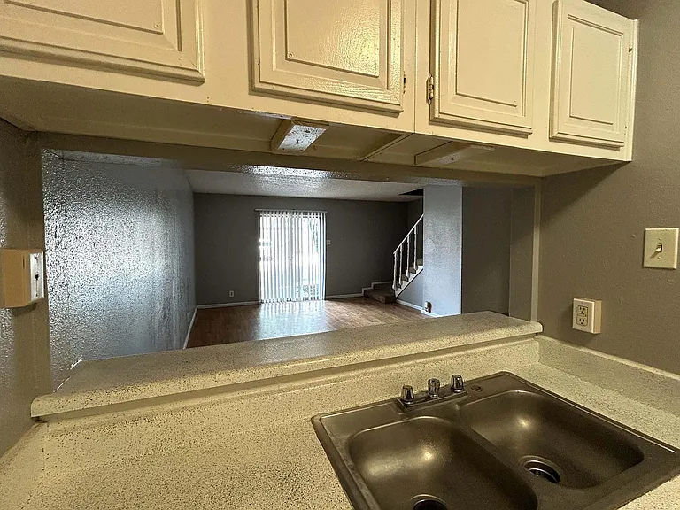 Uptown Heights & The Retreat at Uptown Heights — Photo 25