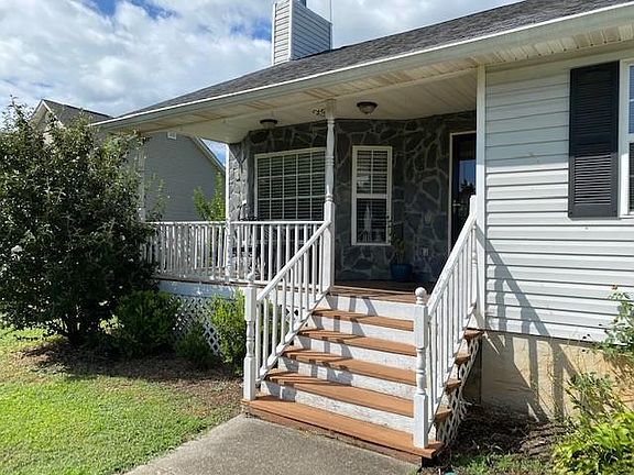 5th image of 111 Rosewood Dr SE
