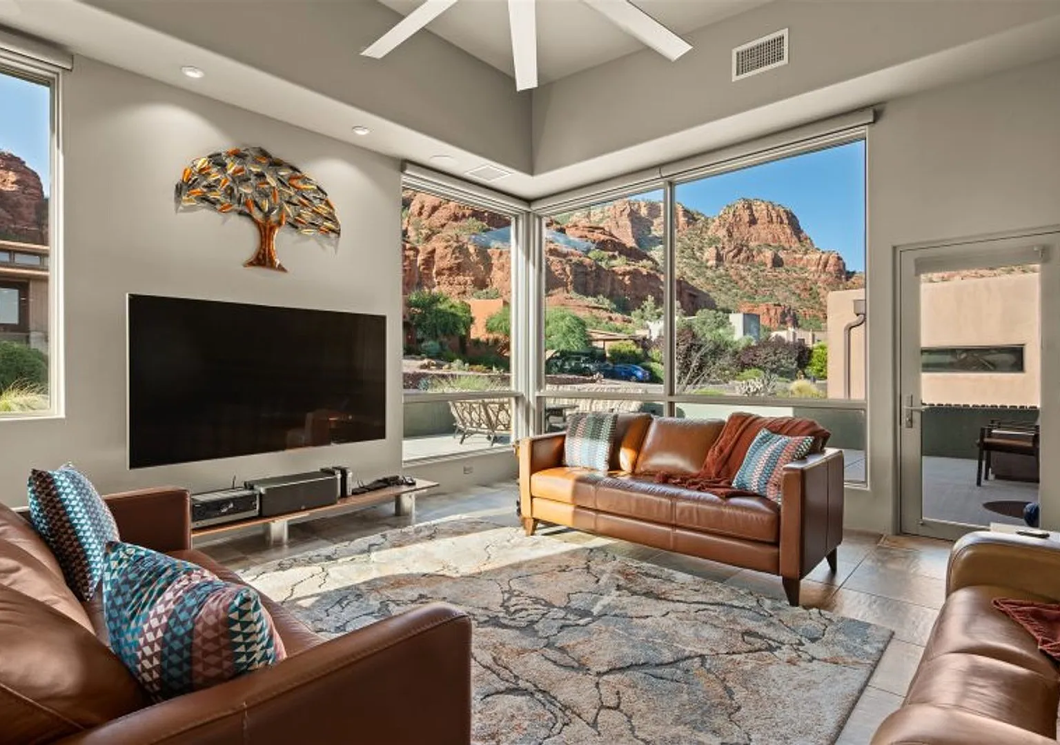 Exquisite Luxury Home Basking in Red Rock Mountains with Infrared Sauna + Fire Tables, Near Oak C... — Photo 3