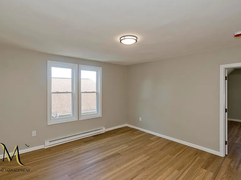 24 Hilton St — Photo 14