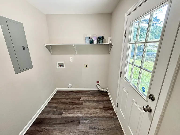 1 Lambeth Dr — Photo 17
