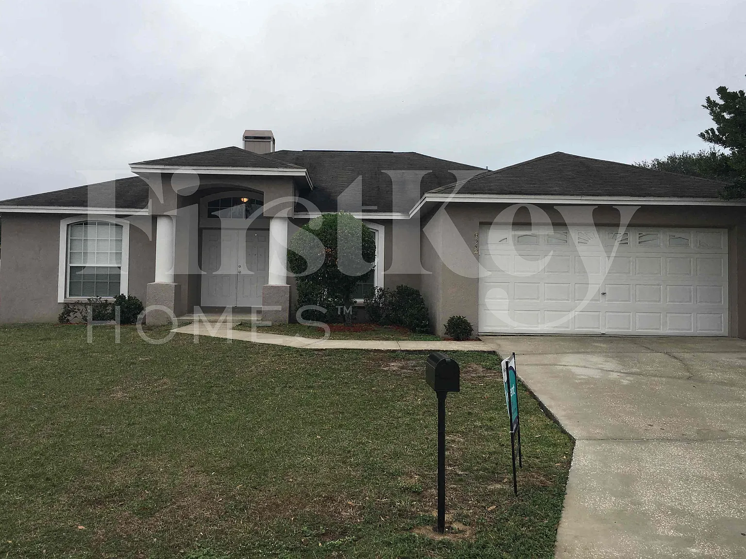3 bed, 2.0 bath, 1864 sqft, $2,075 — Photo 1