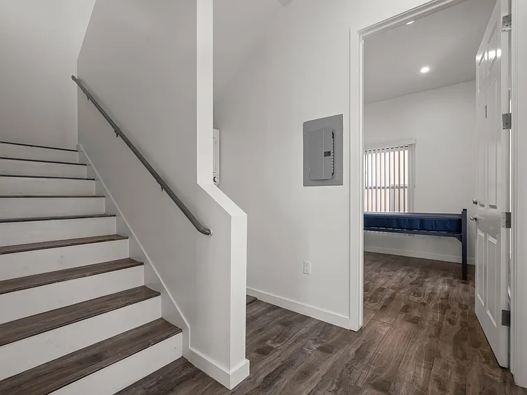 2649 S Ellendale Pl — Photo 6