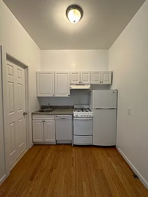 Rented by Peter R. Hungerford, LREB | media 34