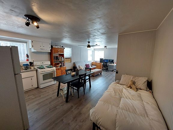 5th image of 3754 Swift Ave #B