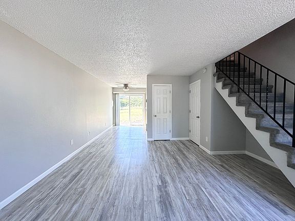 5th image of 22900 NE Halsey St #8