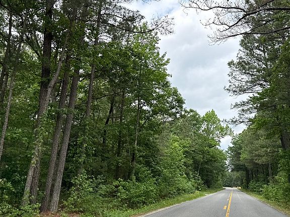 5th image of 2392 W River Rd