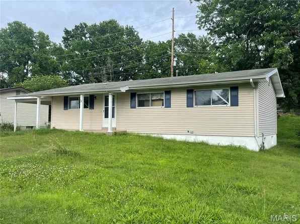 4136 Golden Valley Dr, Saint Louis, MO 63129