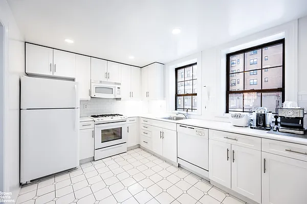 Rented by Brown Harris Stevens | media 11