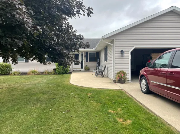 307 Dori Dr, Pearl City, IL 61062