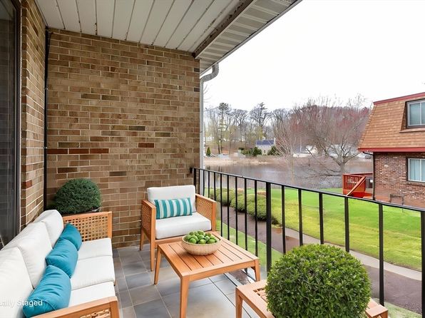 194 Washington St APT J, Canton, MA 02021