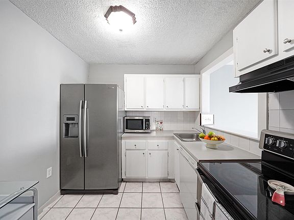 4th image of 9440 Fontainebleau Boulevard #515