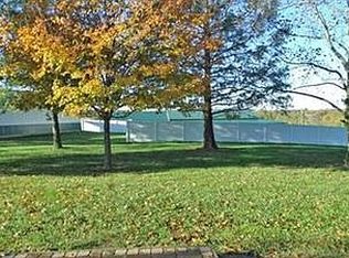 425 S Hickory Corner Rd, Vincennes, IN 47591