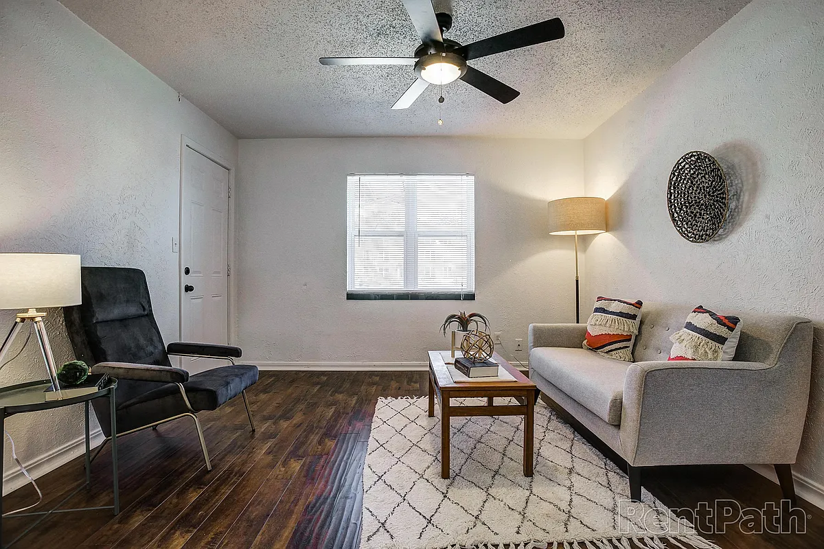 Building Photo - 710 Culbertson Dr