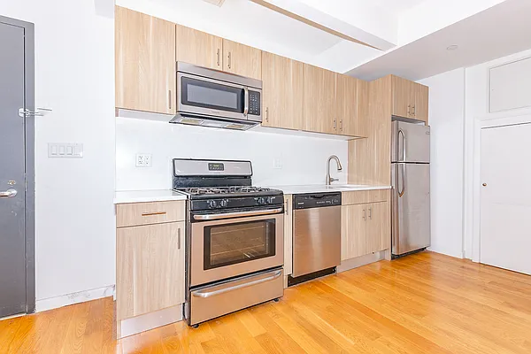 Rented by MySpaceNYC | media 3