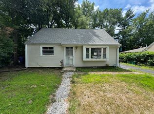 97 E Burnham St, Bloomfield, CT 06002