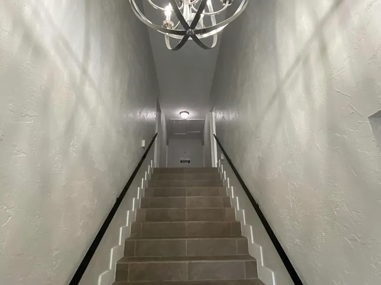 425 NE 7th Ave #3 — Photo 2