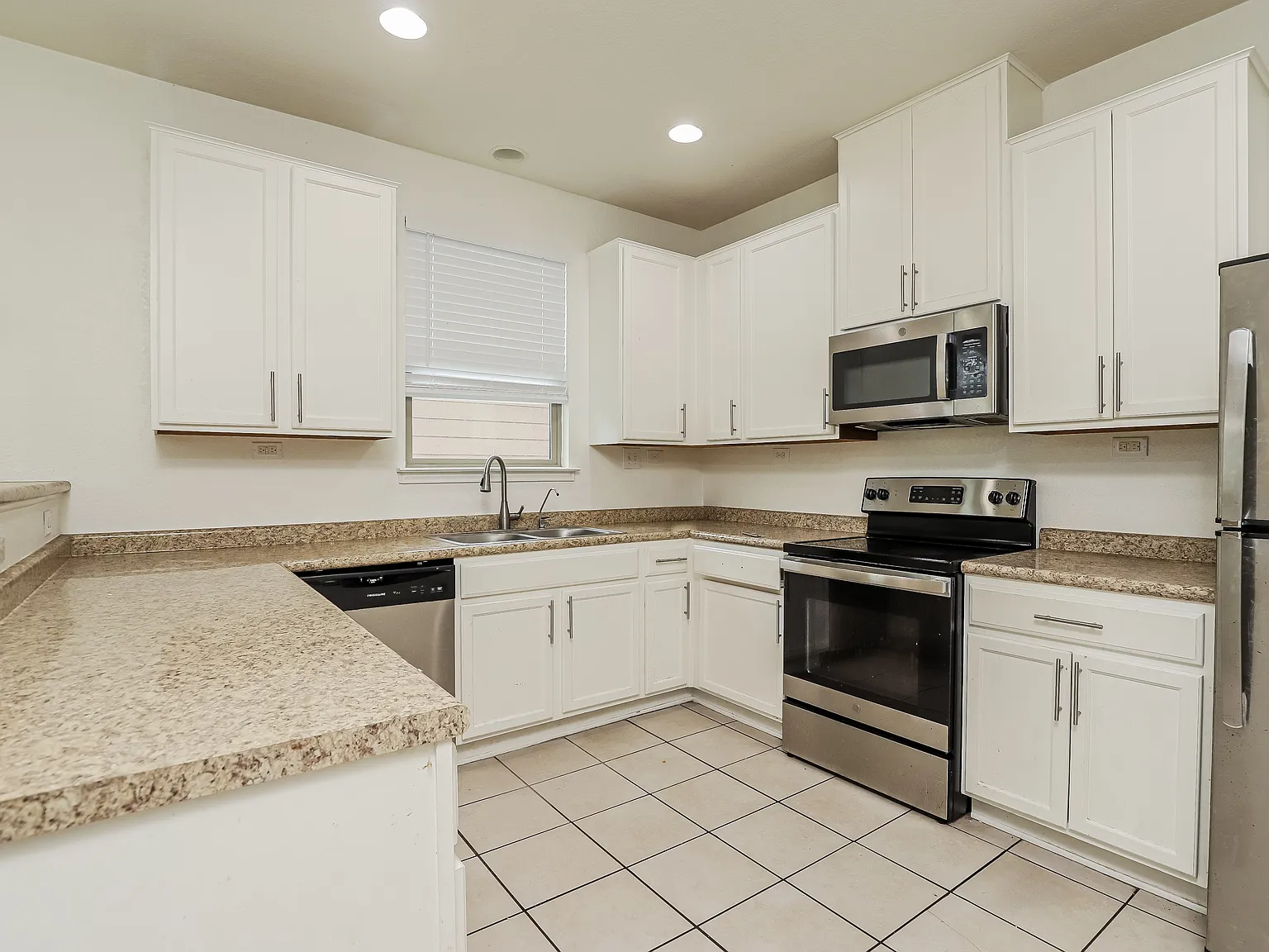 4331 Safe Hbr — Photo 3