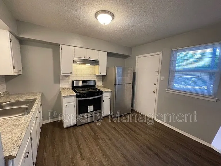 605 Patterson St #7 — Photo 6