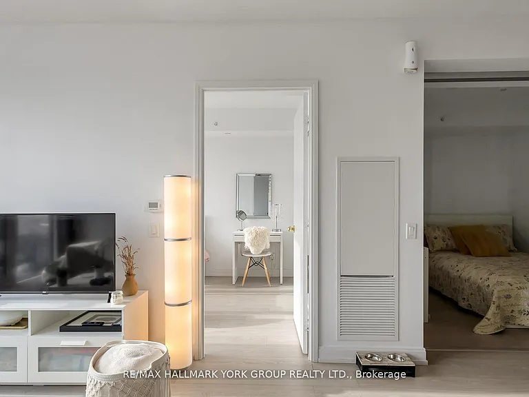 181 Dundas St E #5206 — Photo 7