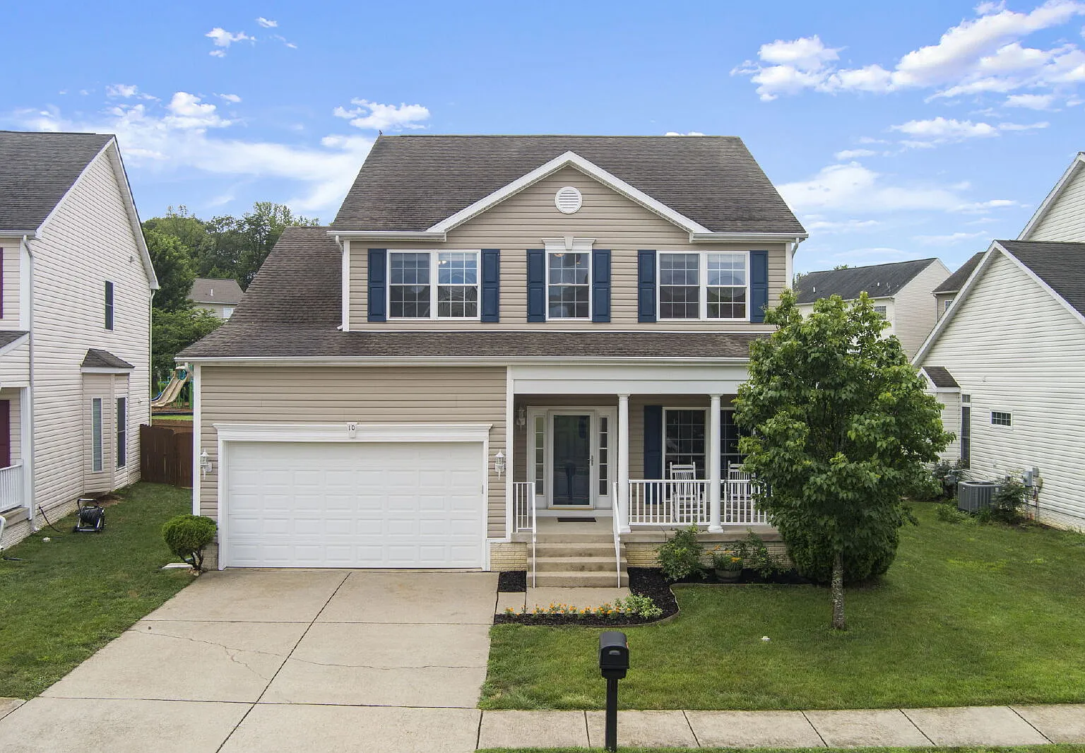 4 bed, 2.5 bath, 3220 sqft, $3,000 — Photo 3
