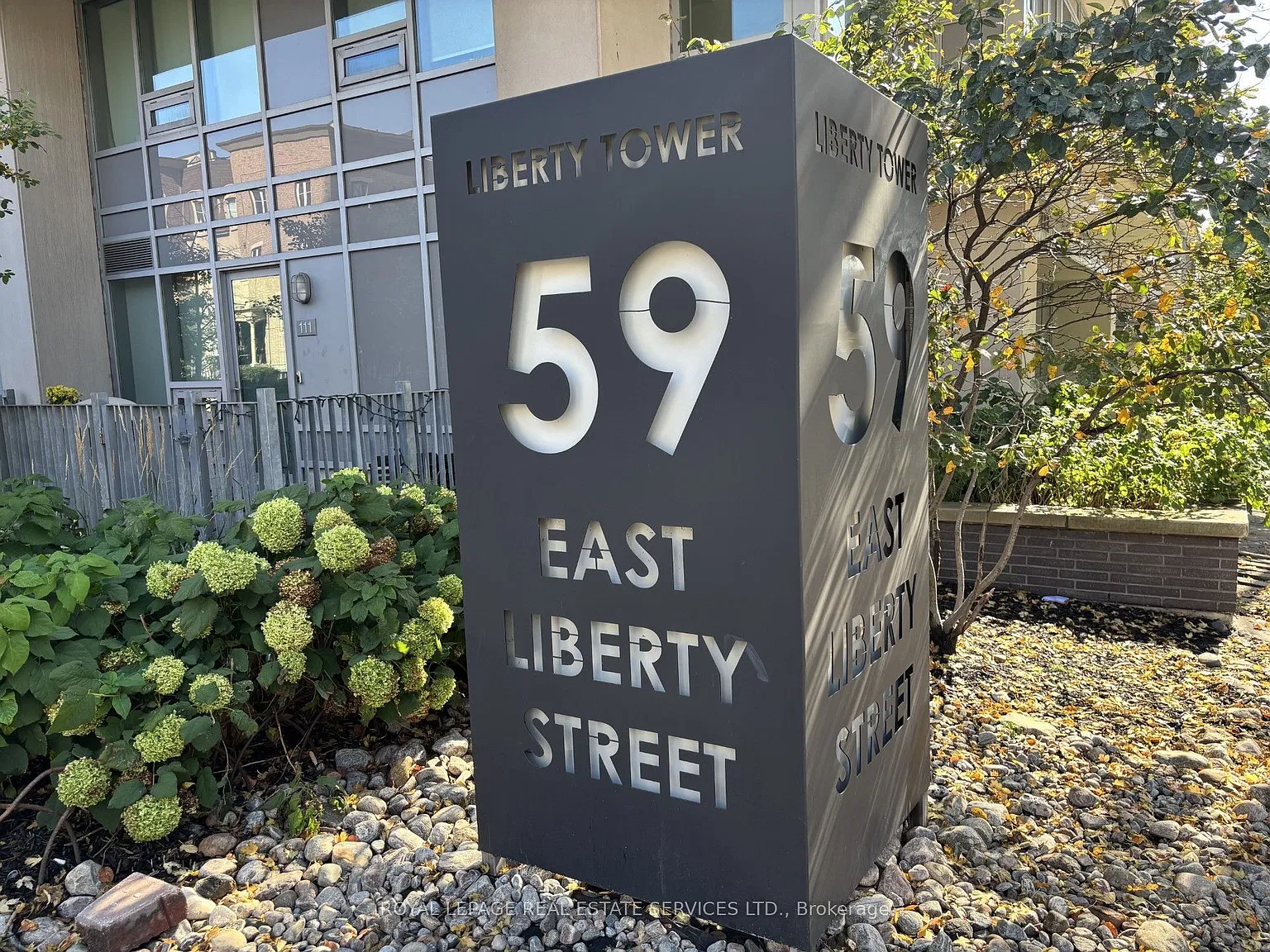 Liberty Towers — Photo 1