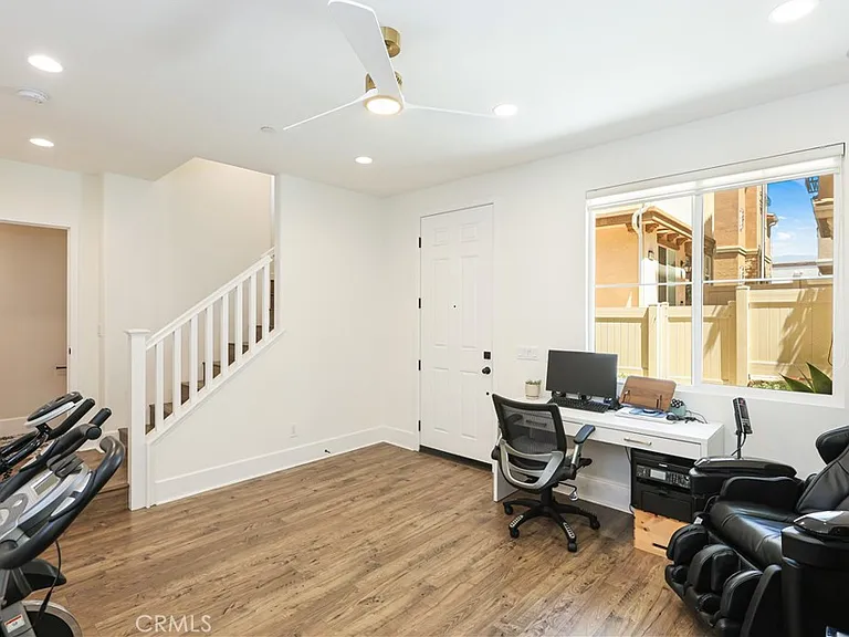 793 Banyan Way — Photo 34