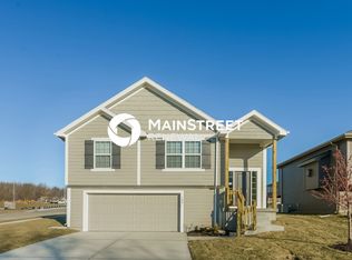 100 Samantha St, Raymore, MO 64083