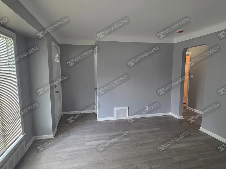 19759 McCormick St — Photo 6