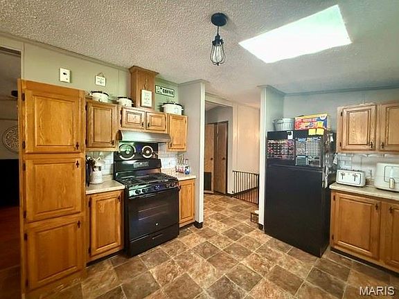 5th image of 19224 Goldfinch Dr
