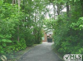 150 Piney Hill Rd, Oakland, MI 48363