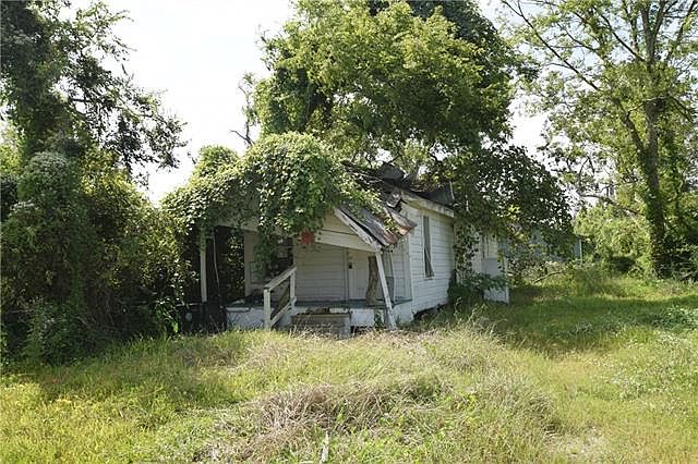 1st image of 2722 Mary St
