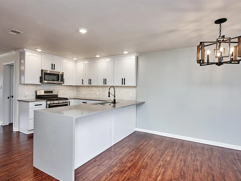 2610 N Cook St — Photo 10