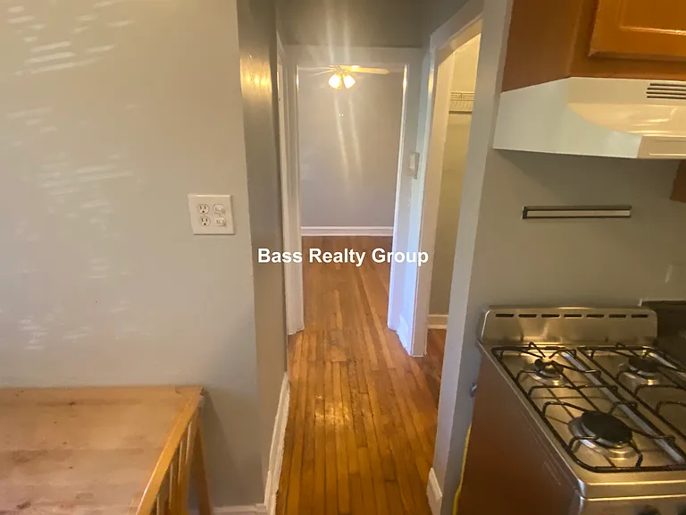 5945 N Greenview Ave #2D — Photo 8