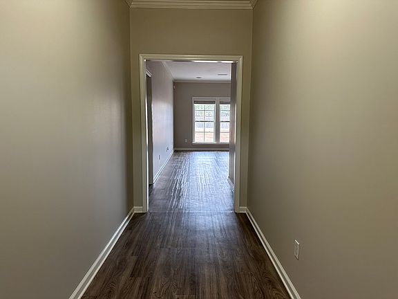 2nd image of 304 Courtland Dr