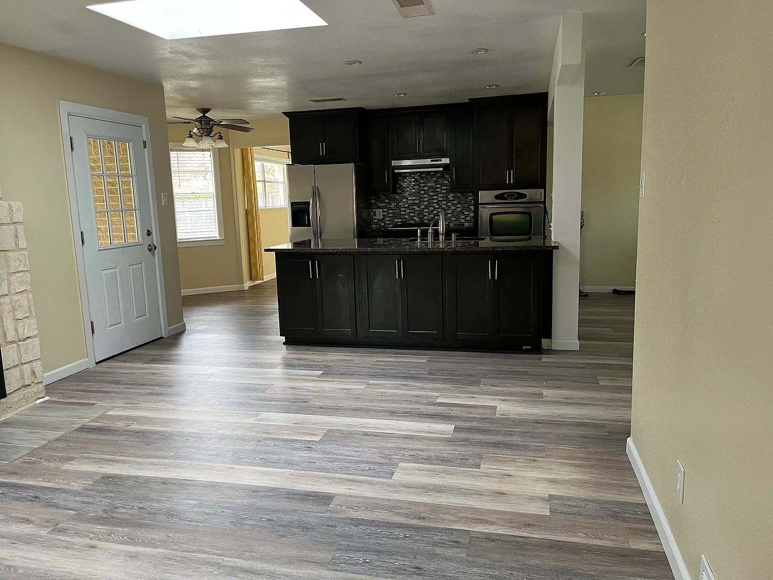 3 bed, 1422 sqft, $2,000 — Photo 3