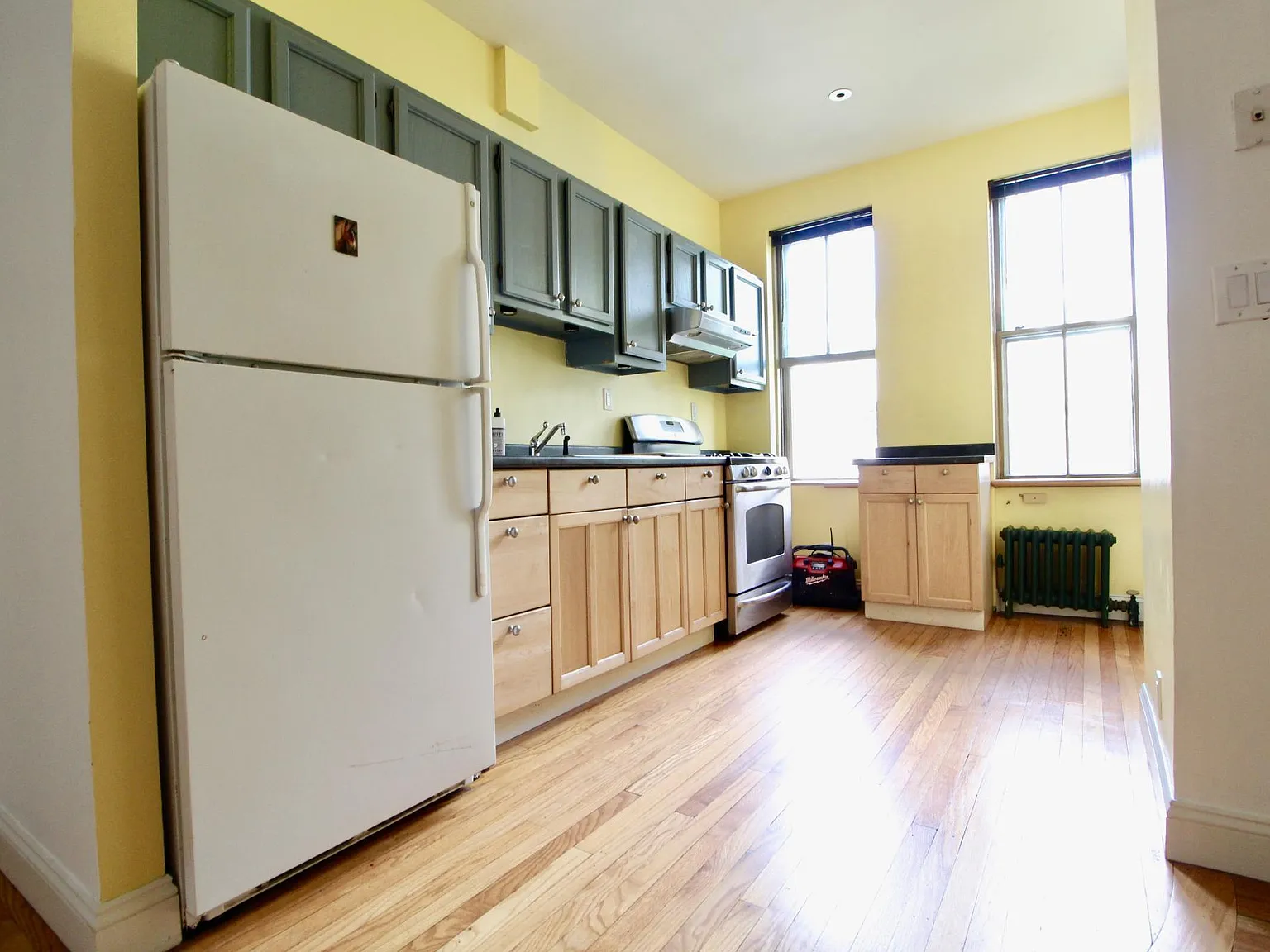 2 bed, 1000 sqft, $3,450 — Photo 1