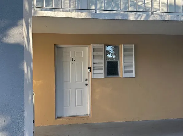 1505 Crescent Circle #C35, Lake Park, FL 33403