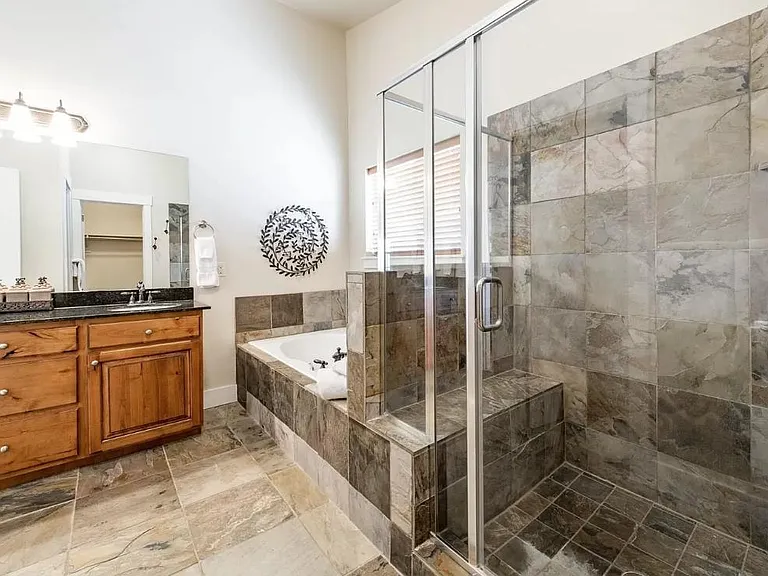 5640 Kodiak Way — Photo 30