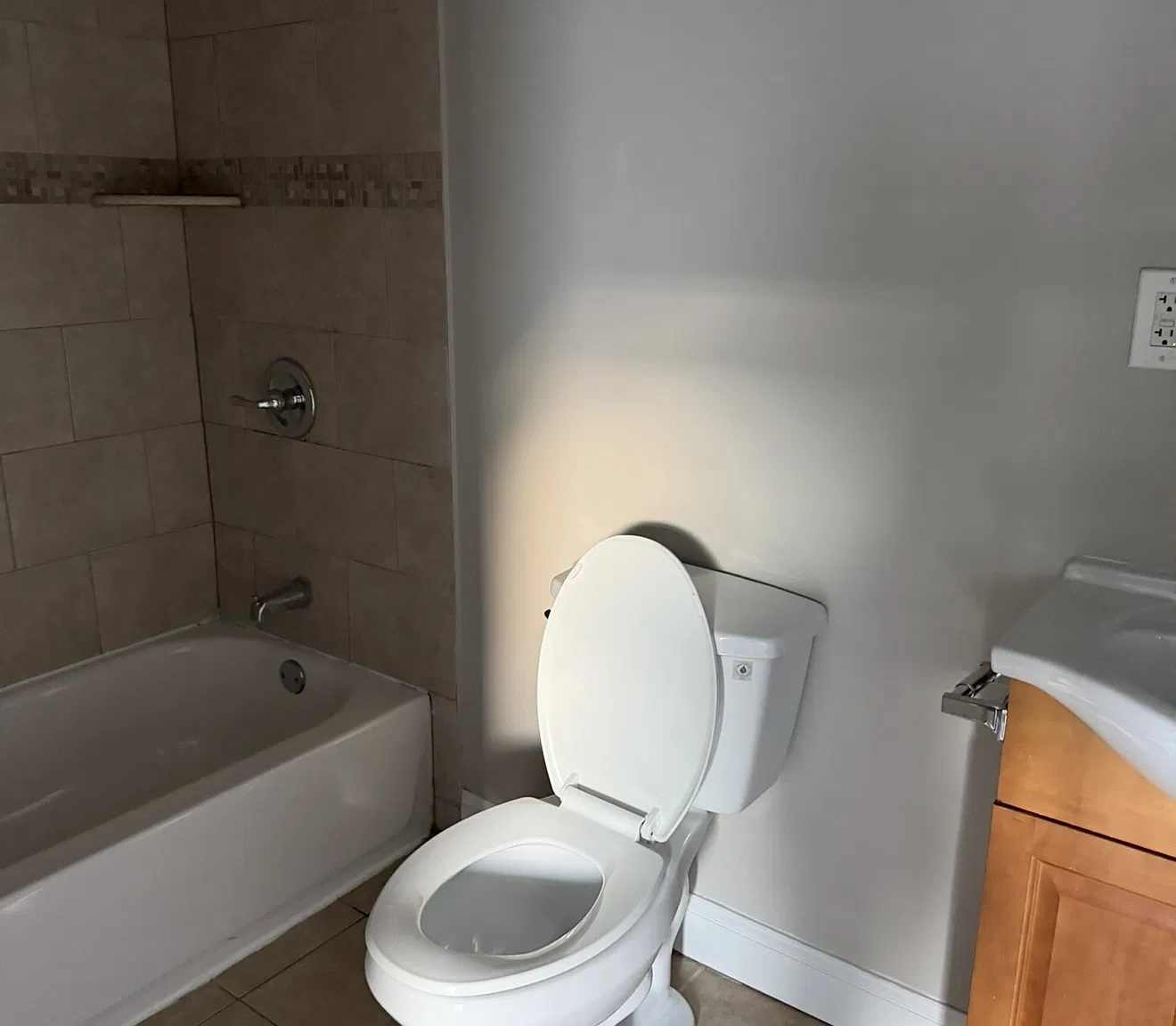 1325 N Franklin St — Photo 4